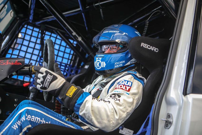 IVECO contributes to a sustainable European Truck Racing Championship 2022 with its IVECO S-WAY LNG Pace Truck and competes with the “Die Bullen von IVECO”